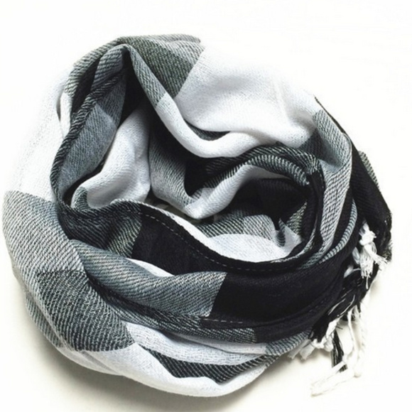 🍒1 LEFT classic 🧣 scarf plaid black white print - Picture 4 of 7